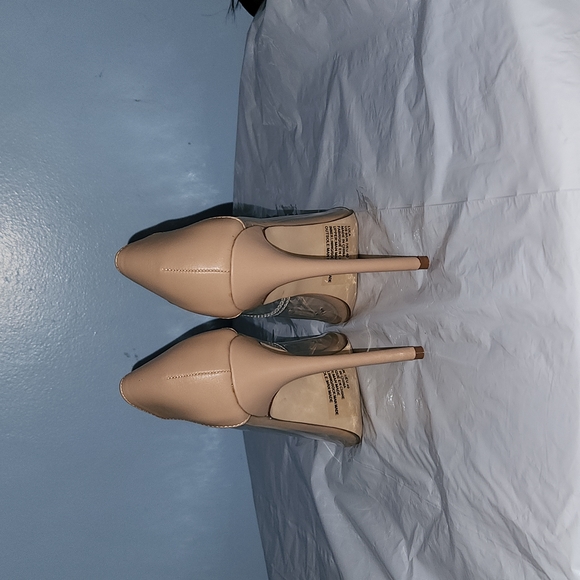 Pumps - Picture 3 of 3